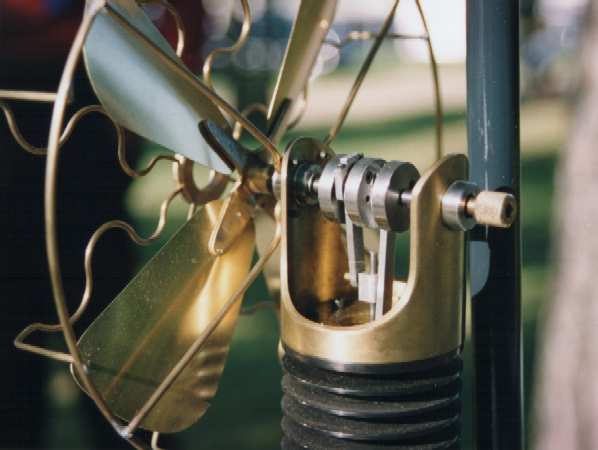 fan3s.jpg (25090 bytes)